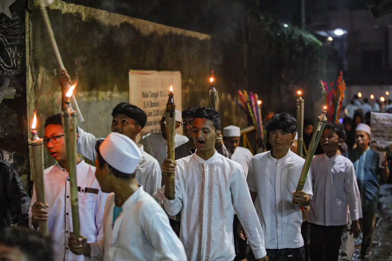 Pawai Obor Sambut Tahun...