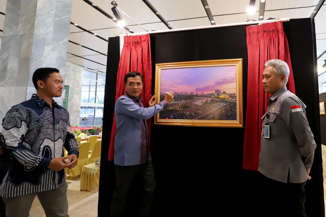Pameran Foto Warna-Warni...