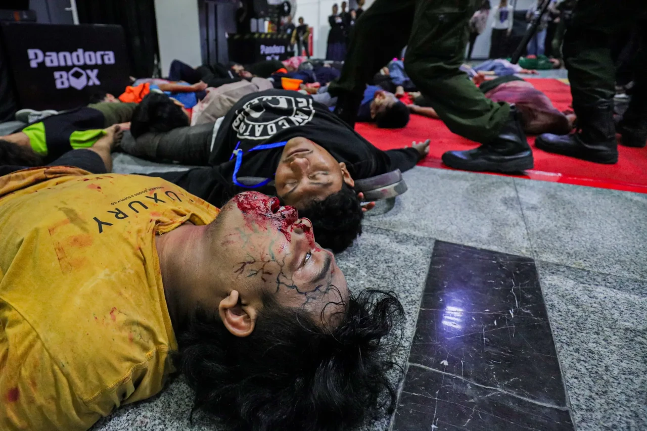 Serangan Zombie di Stasiun...