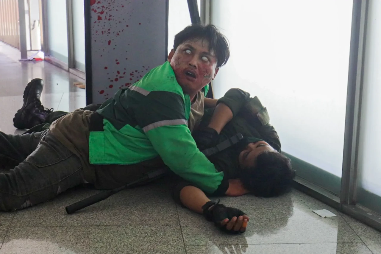 Serangan Zombie di Stasiun...