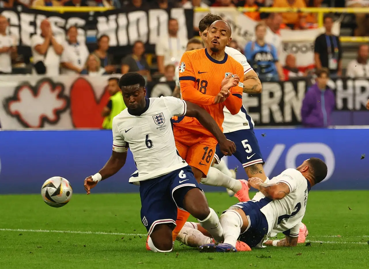 Bungkam Belanda 1-2,...