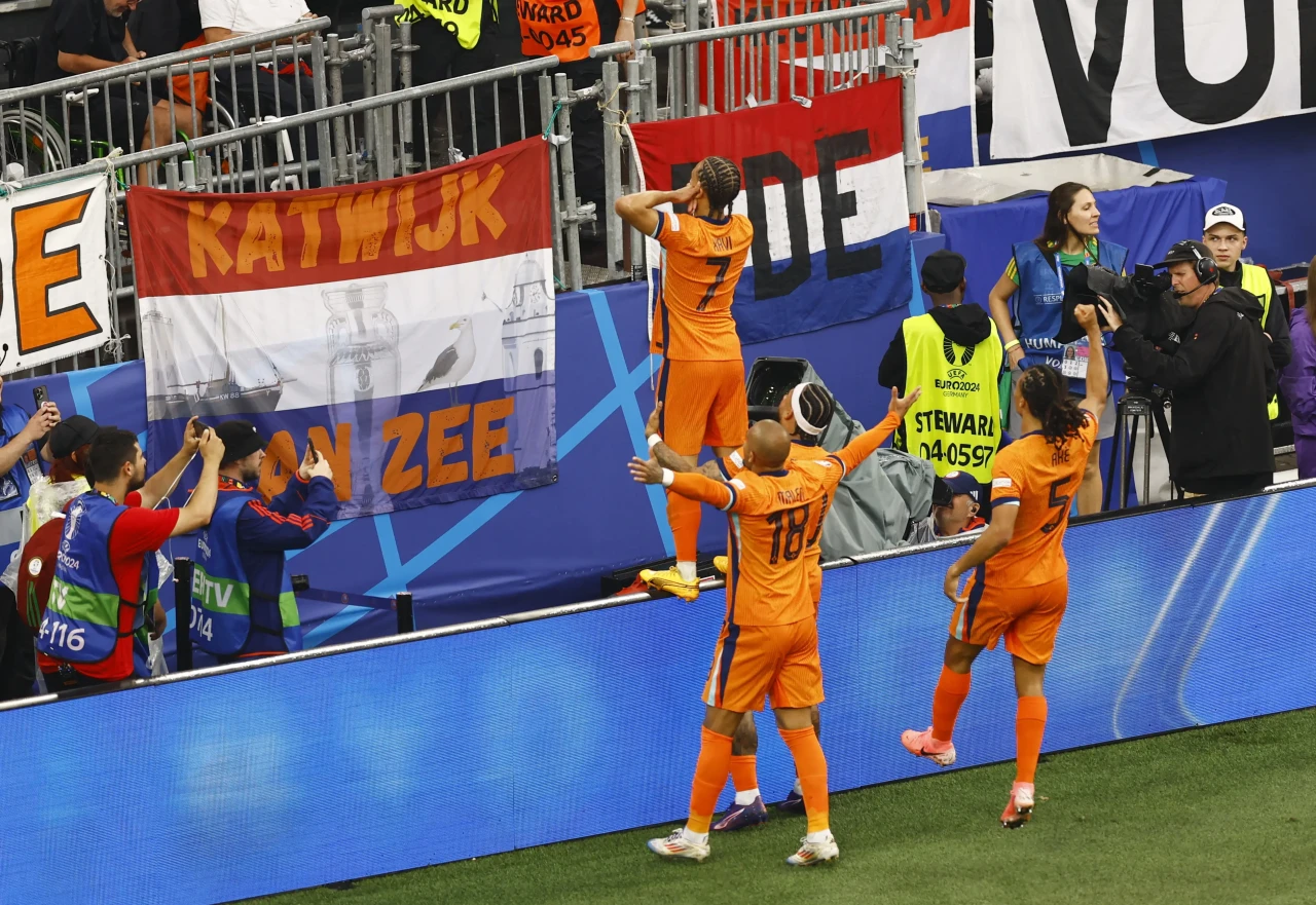 Bungkam Belanda 1-2,...