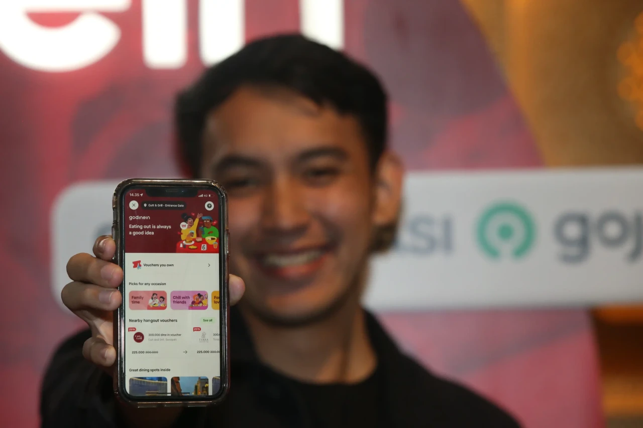 Gojek Hadirkan Layanan...