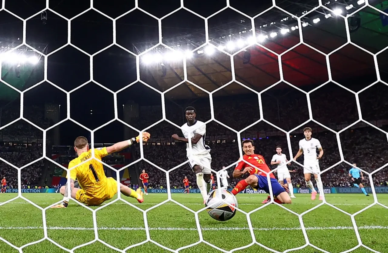 Gol Mikel Oyarzabal...