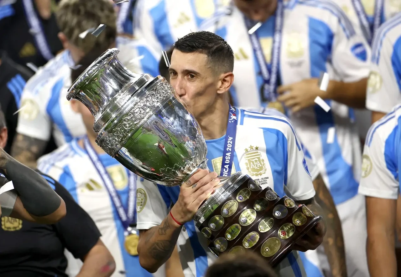 15 Tahun Membela Argentina,...