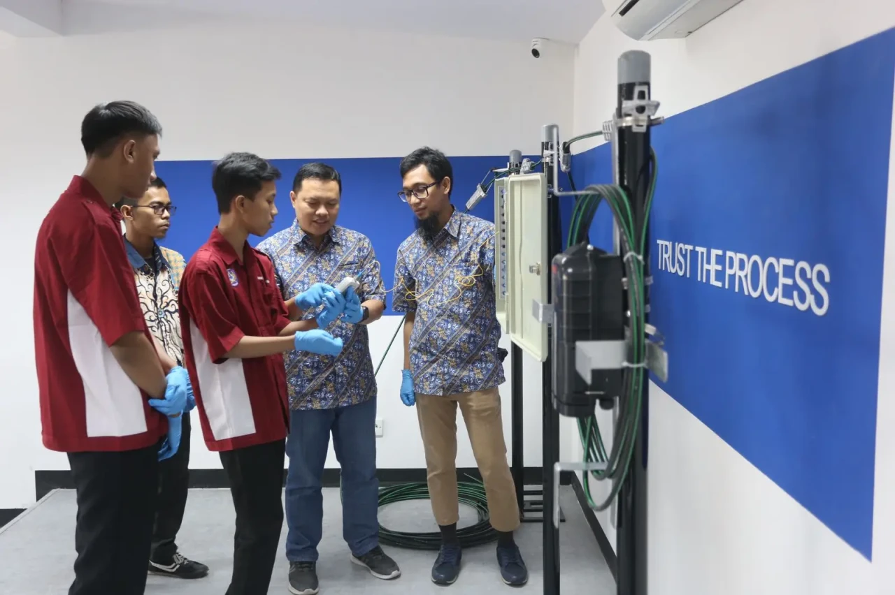 Workshop Pelatihan Fiber...