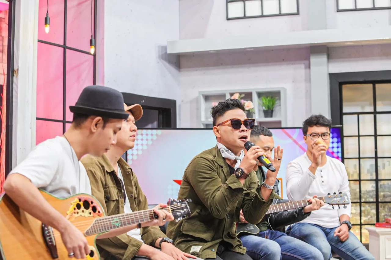 Tlinga Band Ceritakan...