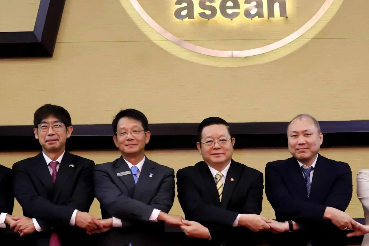 Diskusi Sekjen ASEAN...