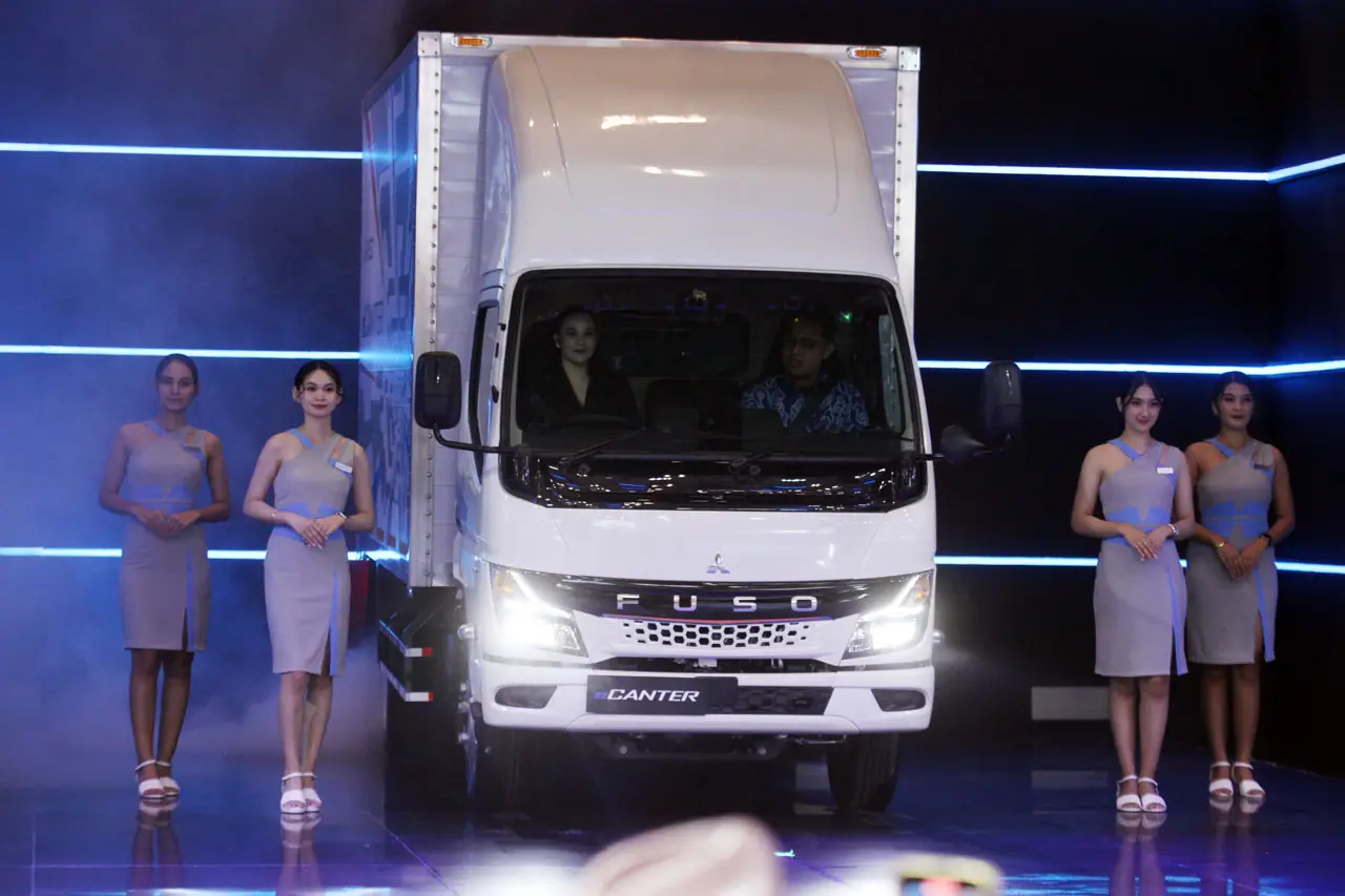 Mitsubishi Fuso Luncurkan...