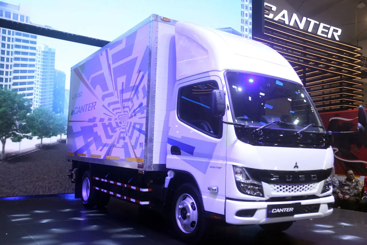 Mitsubishi Fuso Luncurkan...