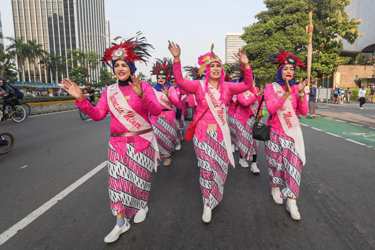 Parade Sambut Hari Kebaya...