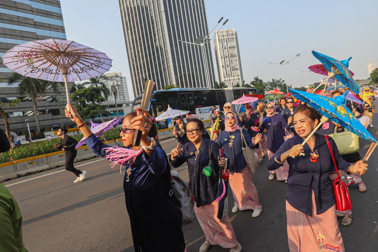 Parade Sambut Hari Kebaya...