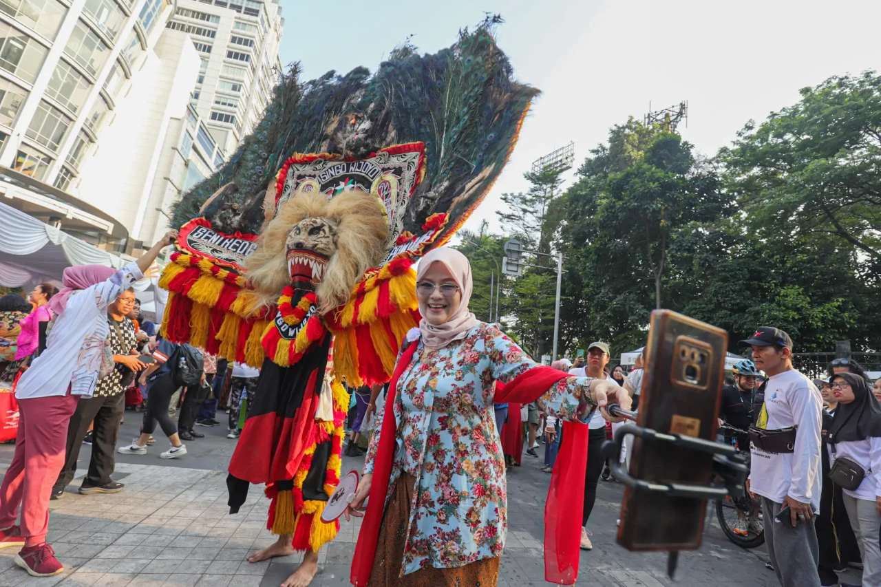 Parade Sambut Hari Kebaya...