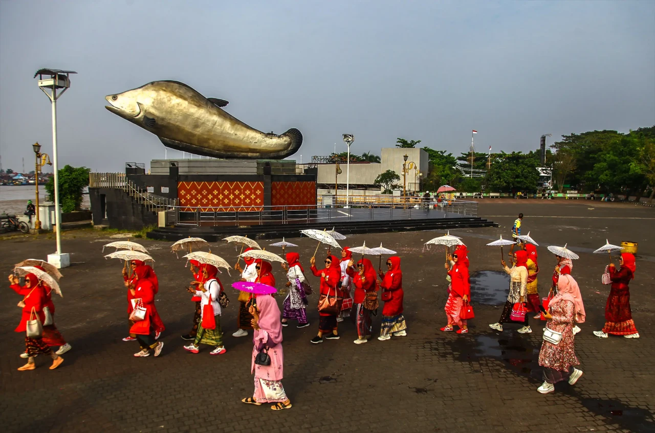 Potret Parade dan Peragaan...