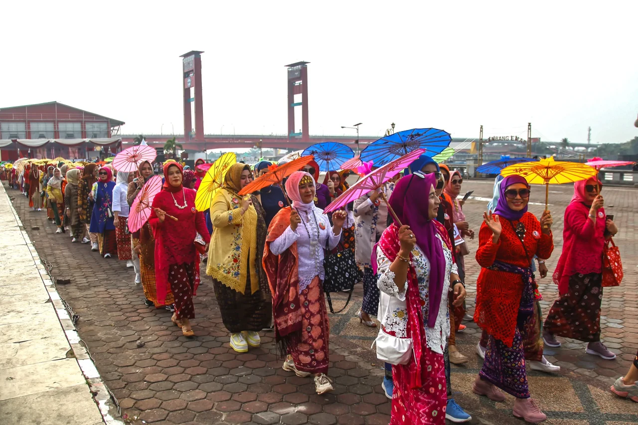 Potret Parade dan Peragaan...