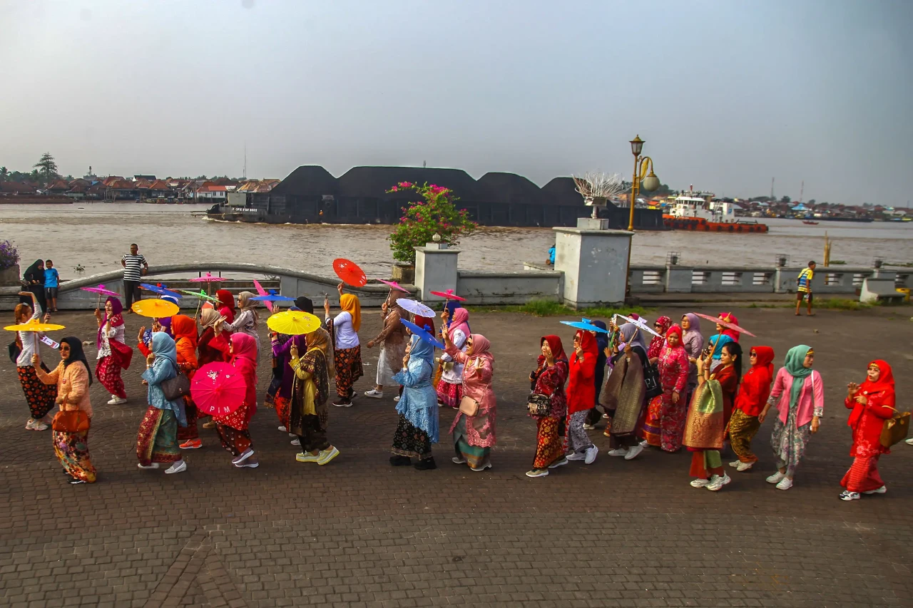 Potret Parade dan Peragaan...