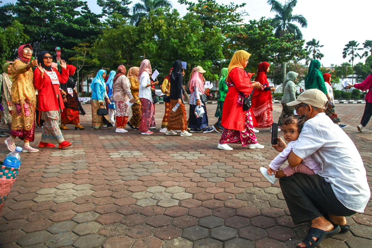 Potret Parade dan Peragaan...