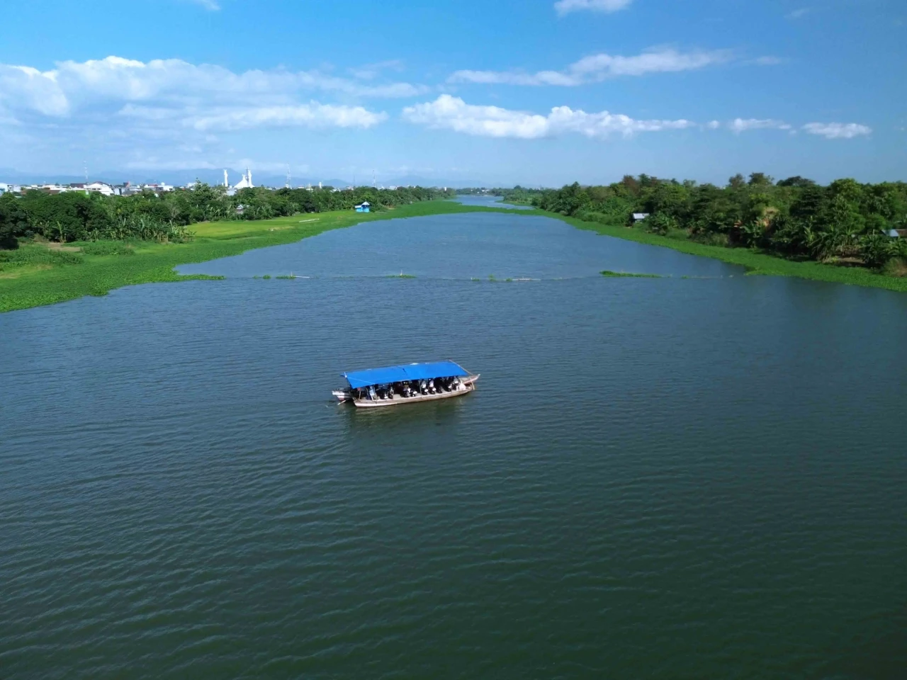 Perahu Penyeberangan...