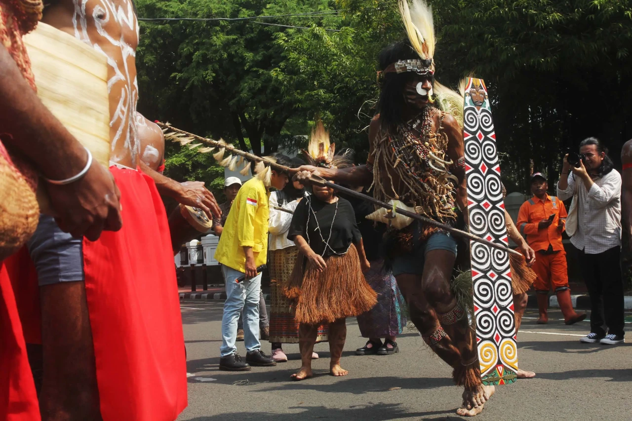 Aksi Suku Awyu Papua...