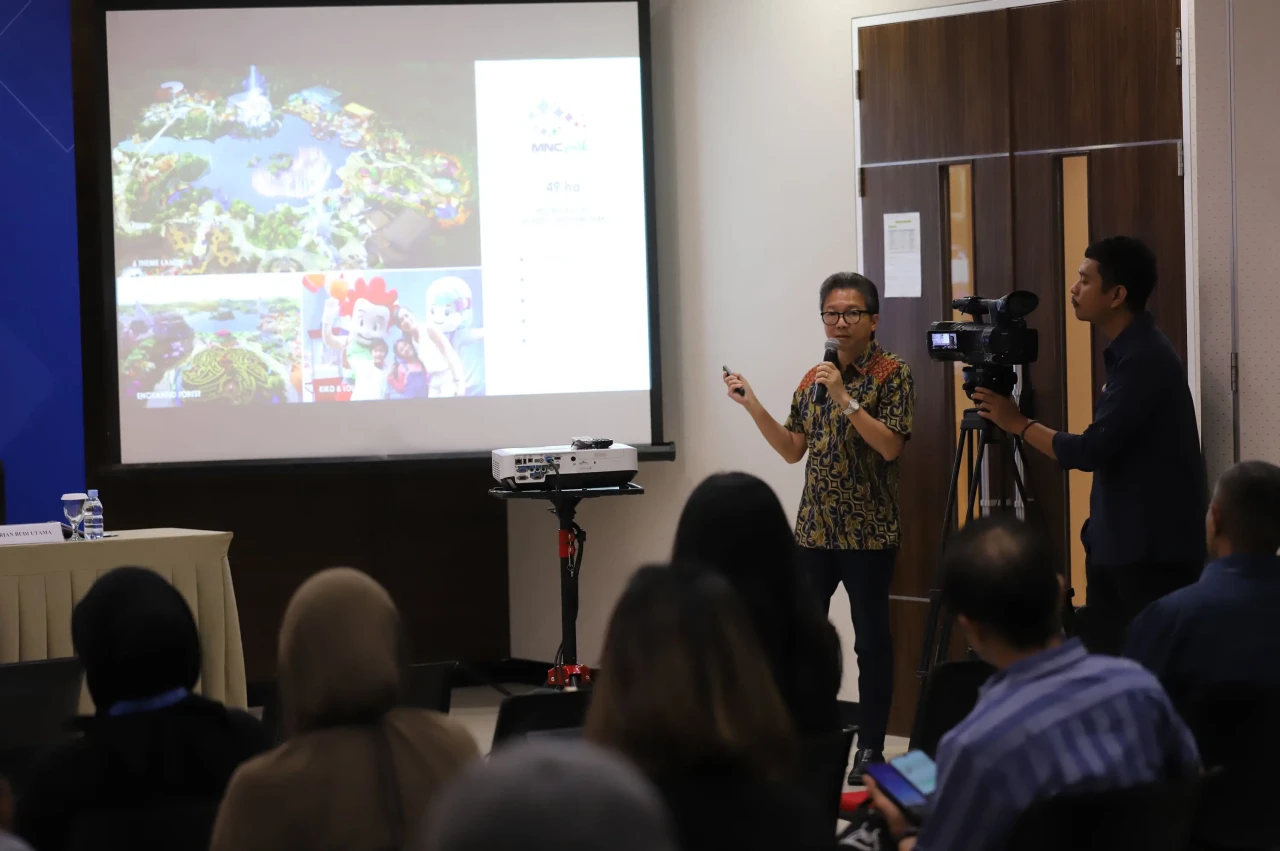 MNC Land Gelar Public...