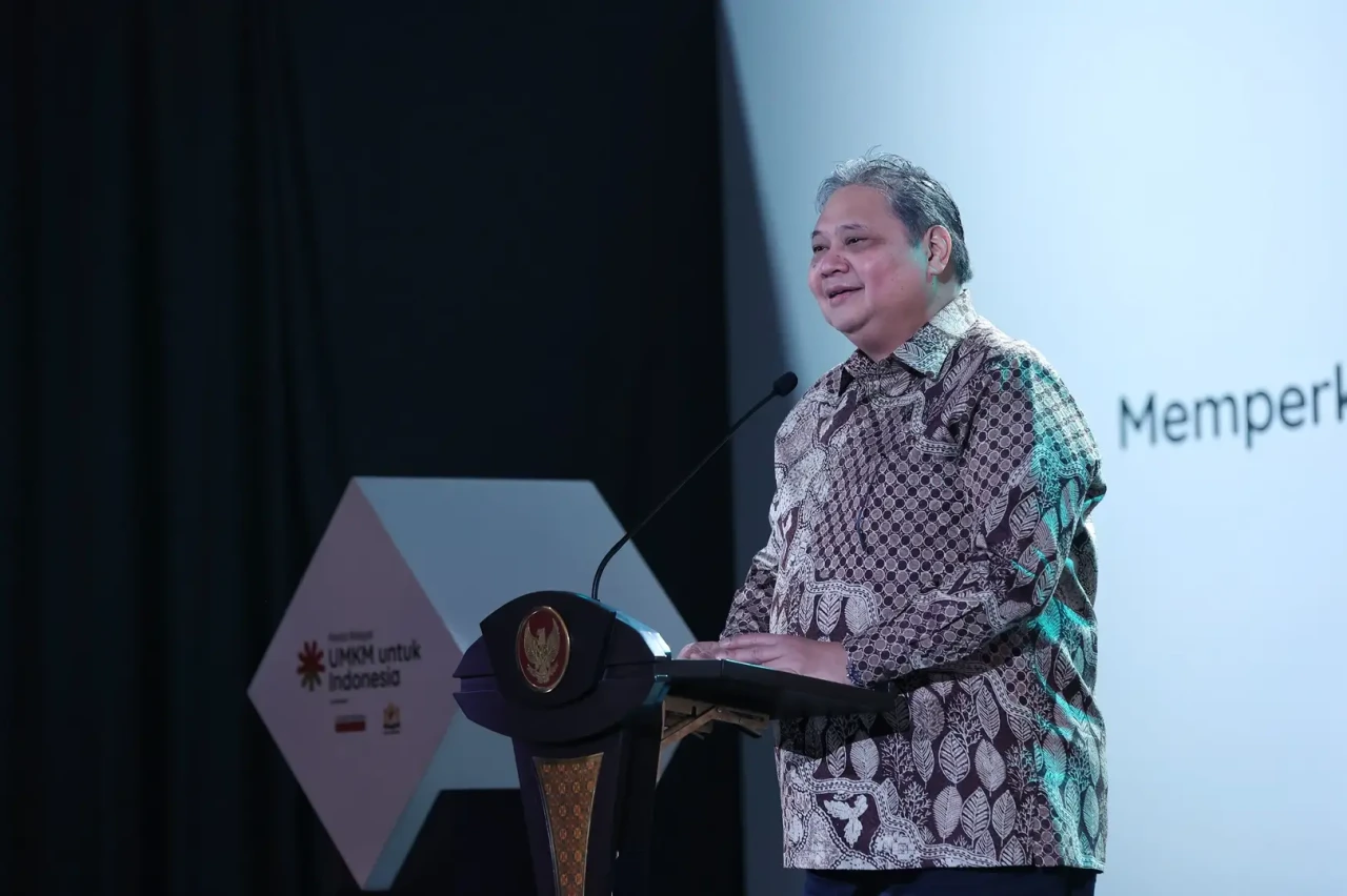 Menko Airlangga dan...