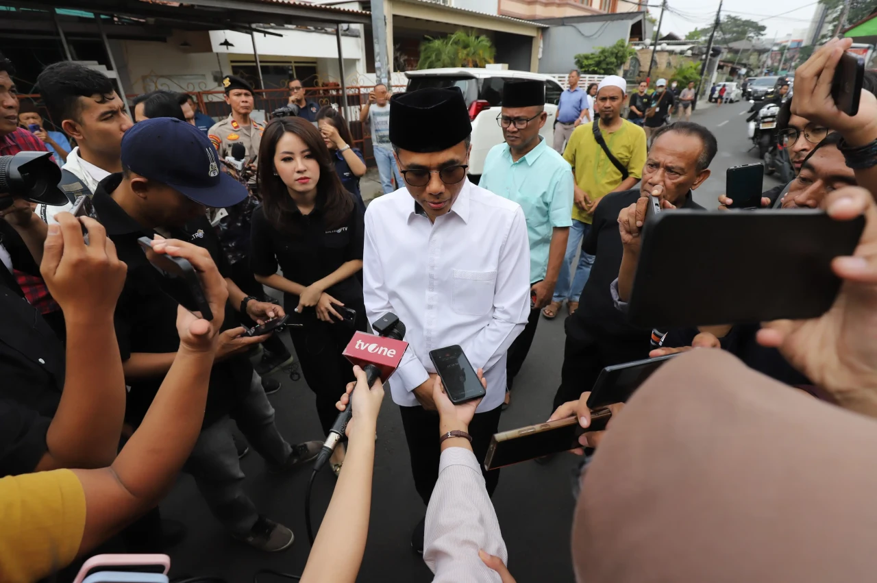 Sekjen PPP Arwani Thomafi...