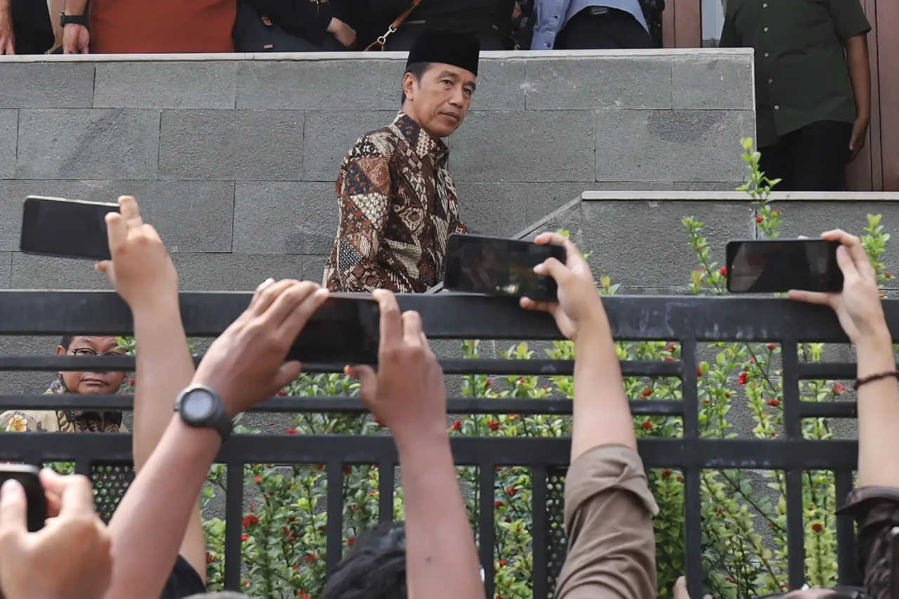 Presiden Jokowi Melayat...