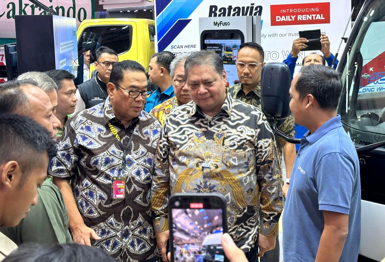 Menko Airlangga Lihat...
