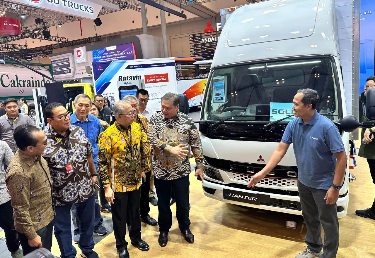 Menko Airlangga Lihat...