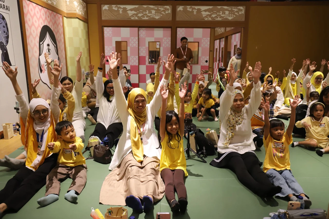 Ibu dan Anak Yoga Bersama...