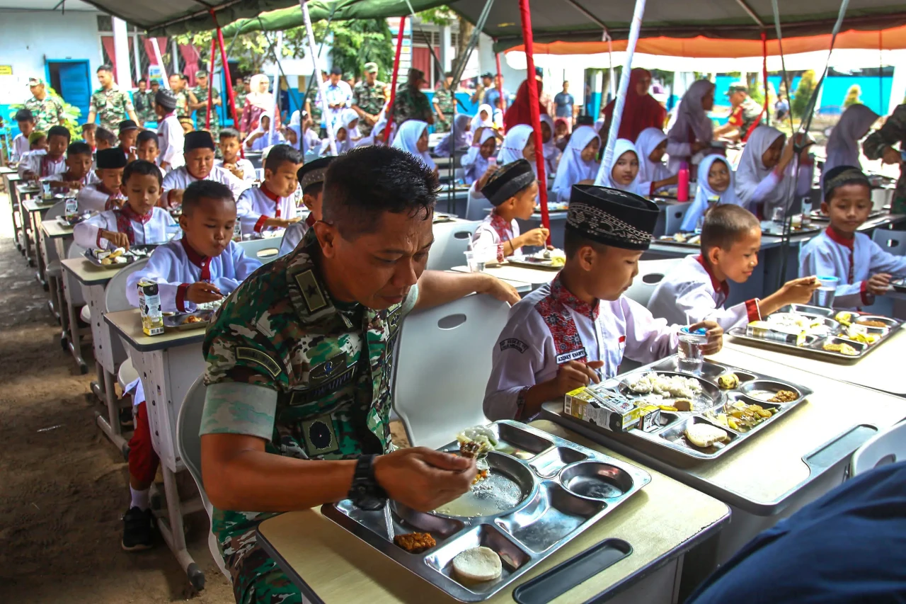Makan Siang Gratis Program...