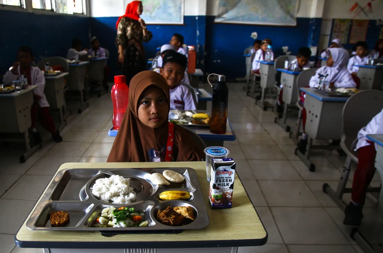 Makan Siang Gratis Program...