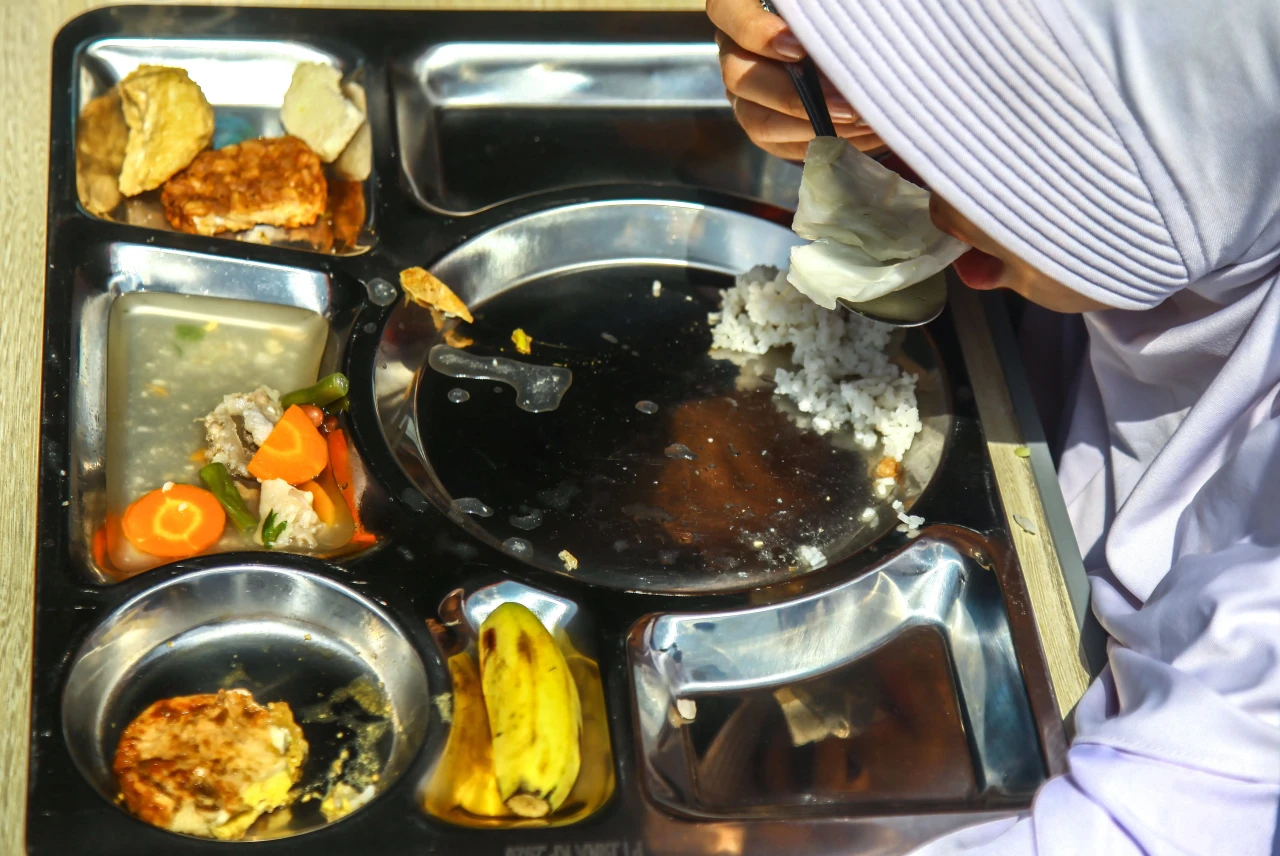Makan Siang Gratis Program...