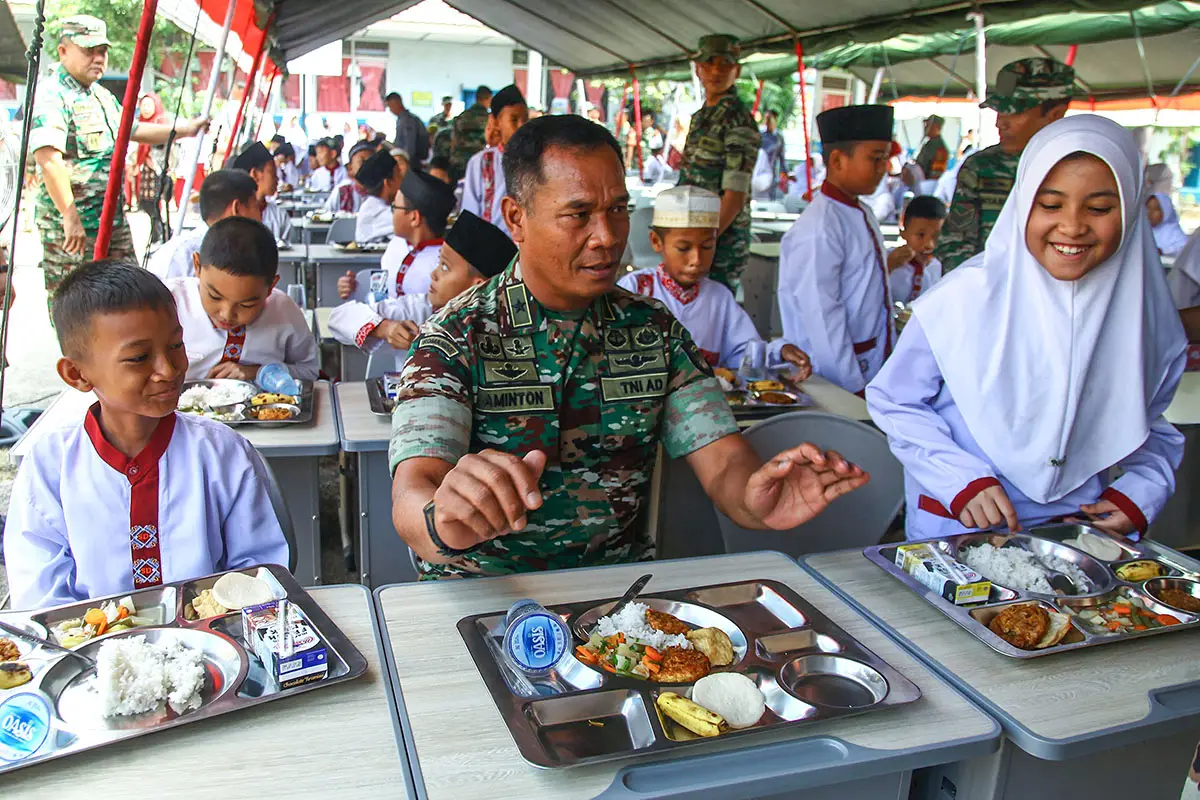 Makan Siang Gratis Program...