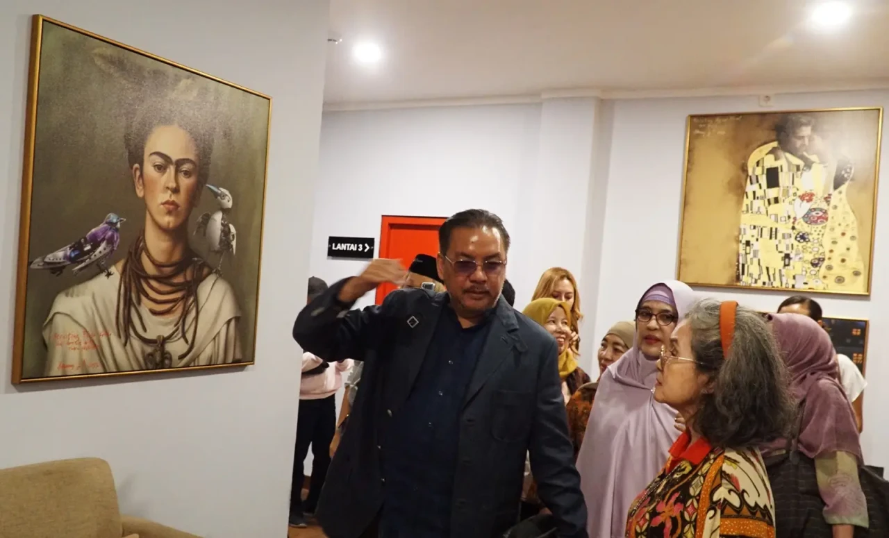 Denny JA Pamerkan 118...
