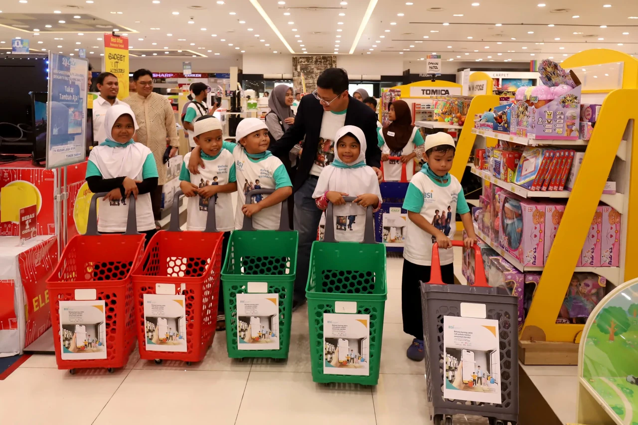 BSI Ajak Anak Yatim...