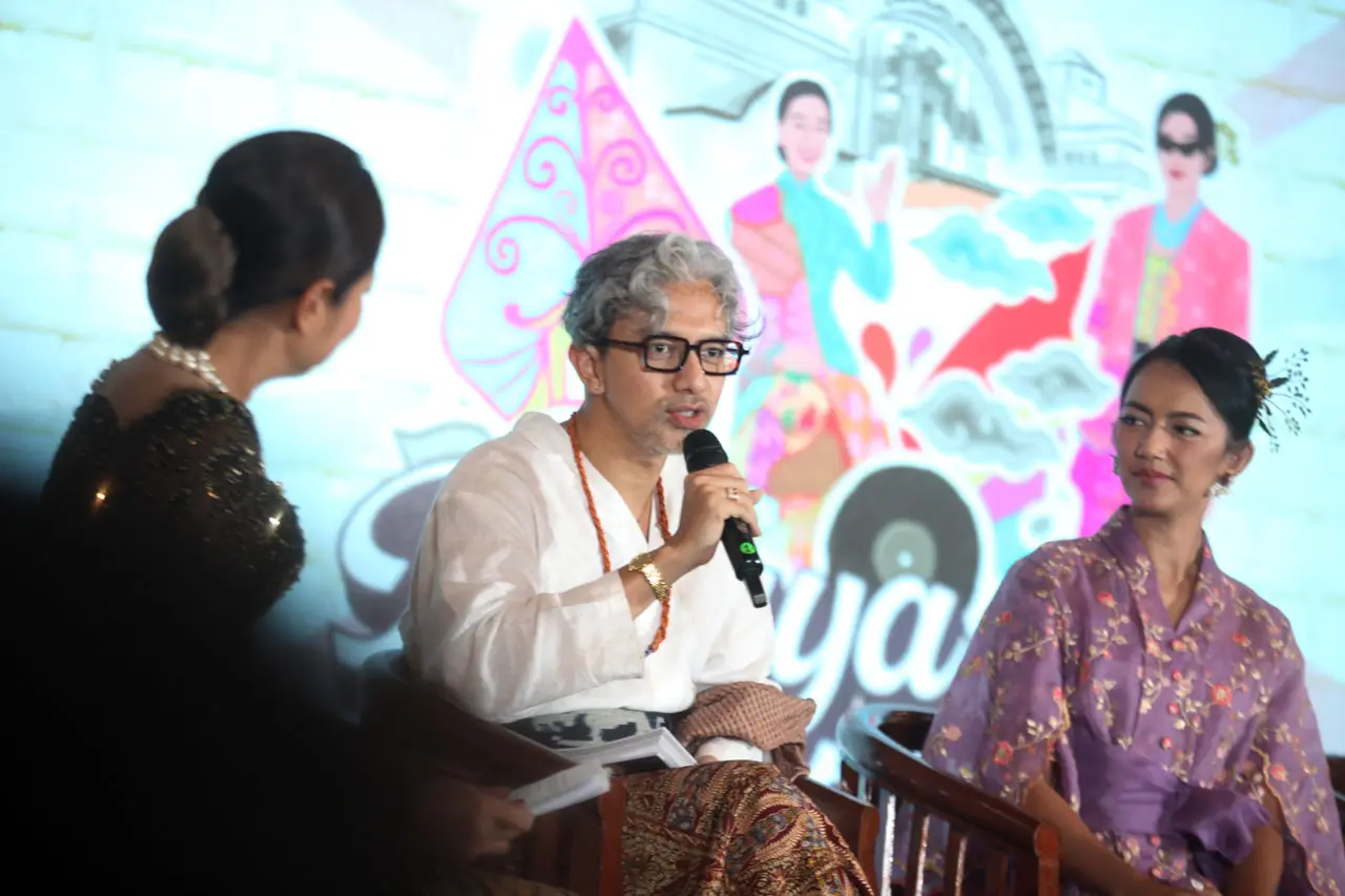 Kebaya Wicara dalam...