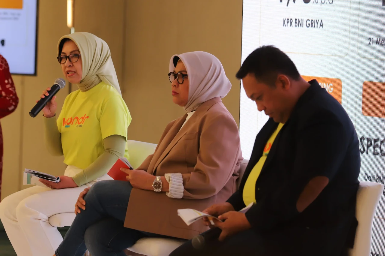 Perkuat Hubungan Dengan...