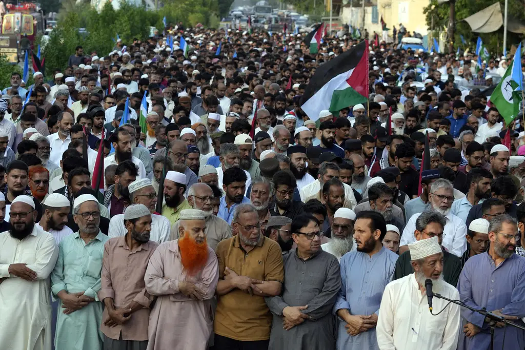 Muslim Syiah Pakistan...