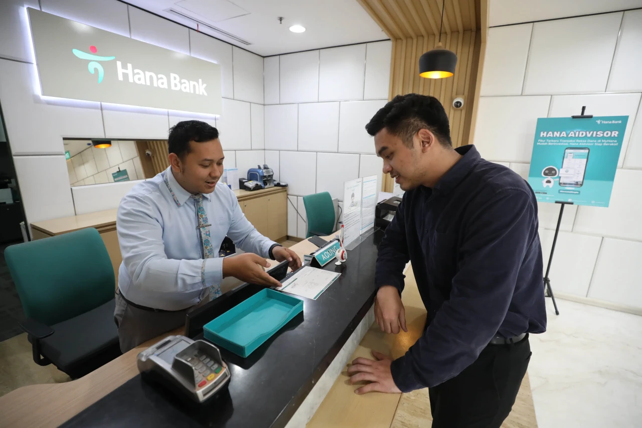 Hana Bank Bukukan Laba...