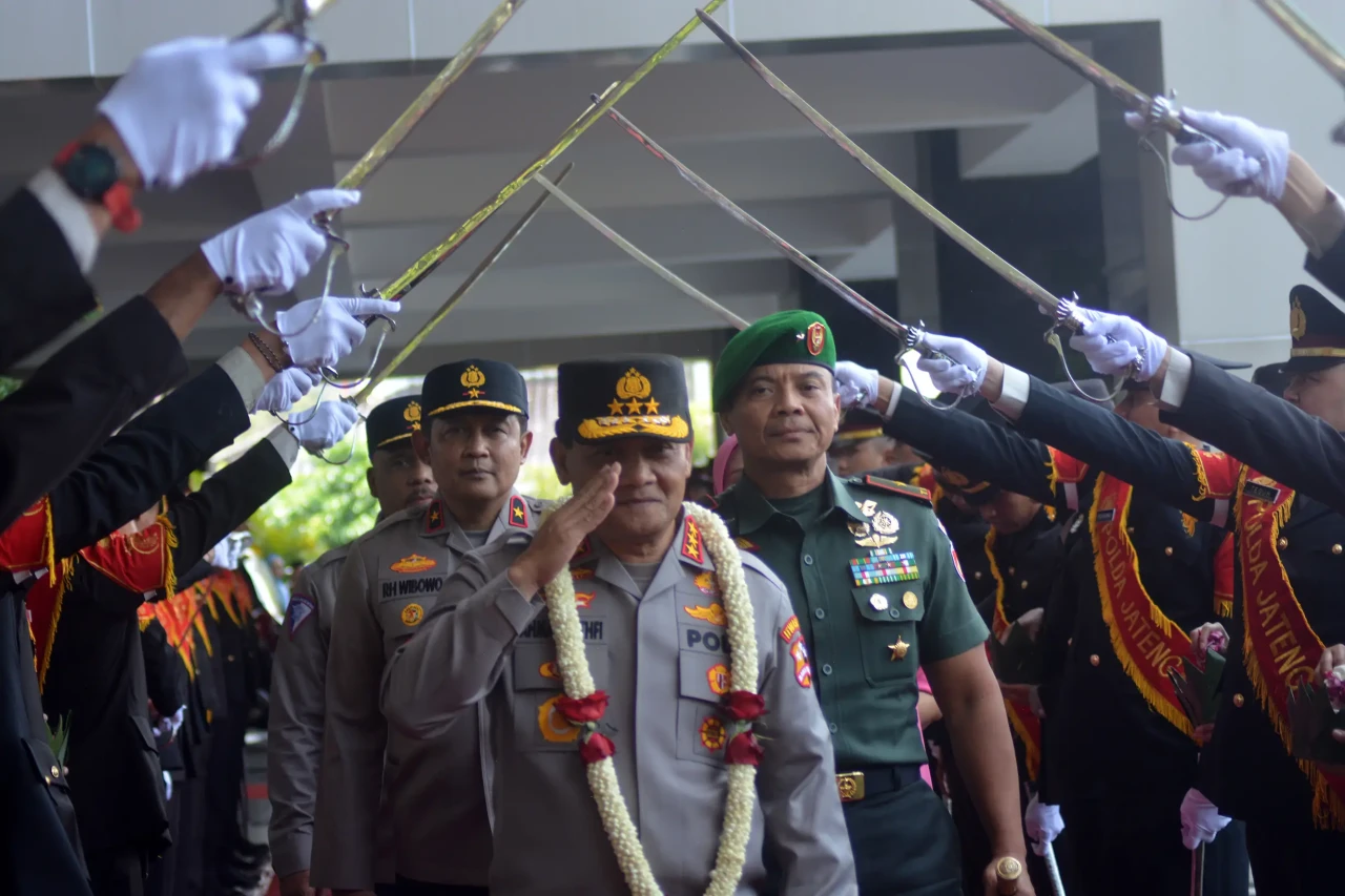 Momen Haru Tradisi Farewell...