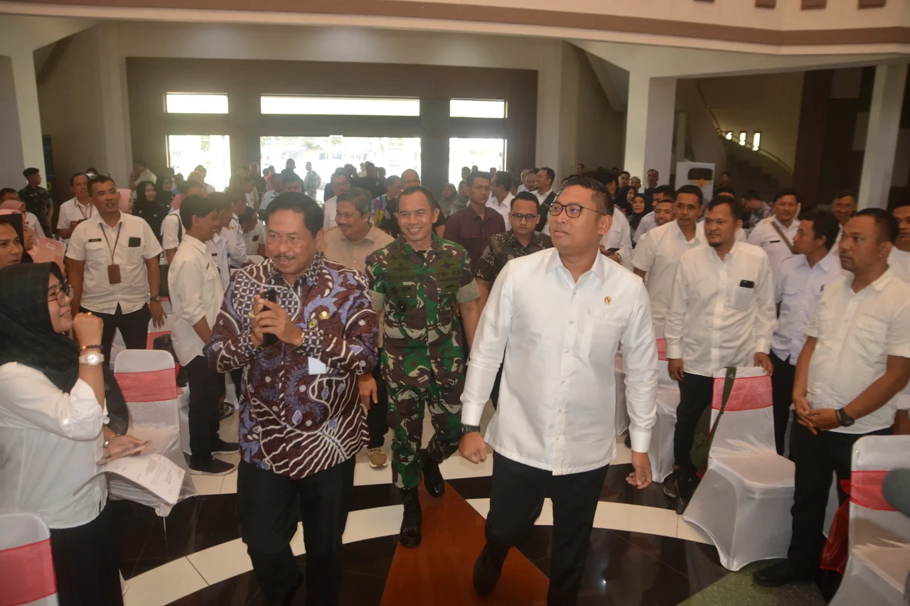 Wamentan Hadiri Rapat...