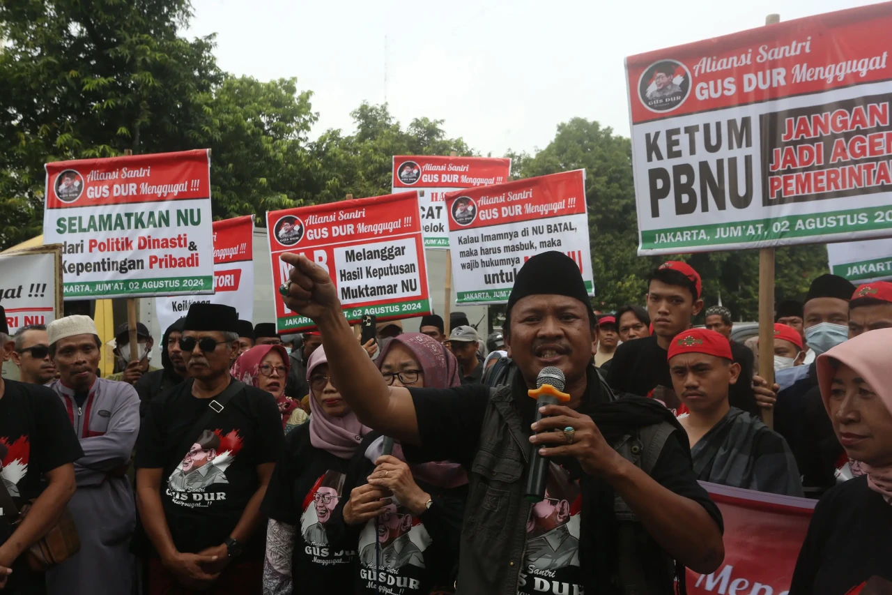 Aksi Unjuk Rasa Tuntut...