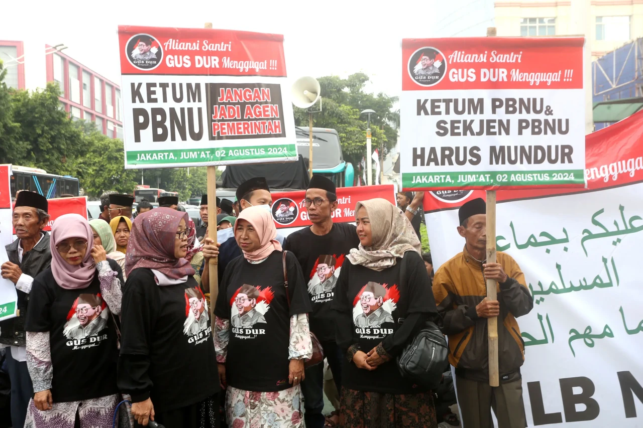 Aksi Unjuk Rasa Tuntut...