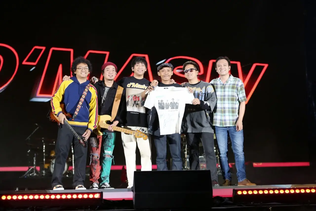 Pecah! DMasiv Guncang...