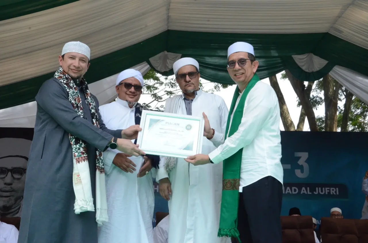 Kemenkumham Sahkan Status...