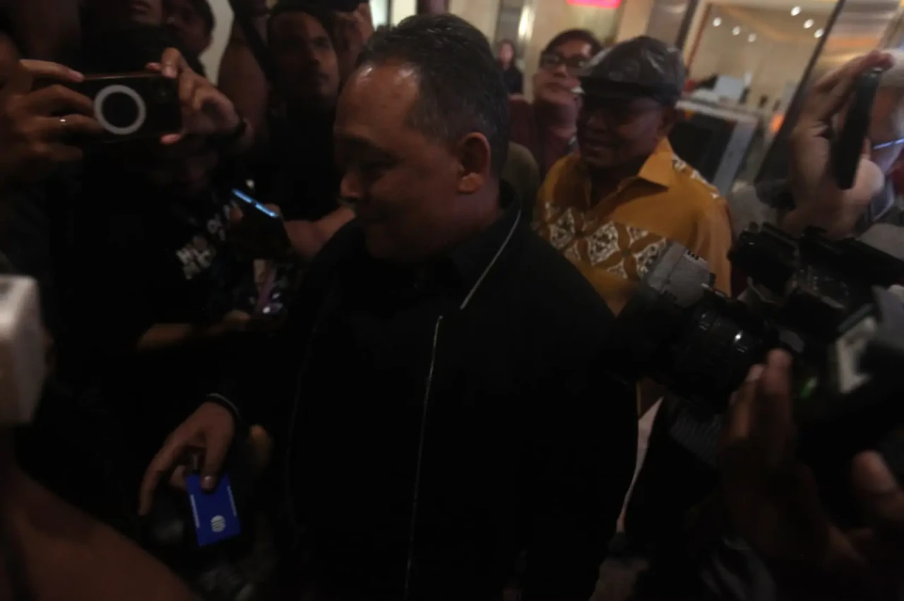 Kepala BP2MI Benny Rhamdani Penuhi...