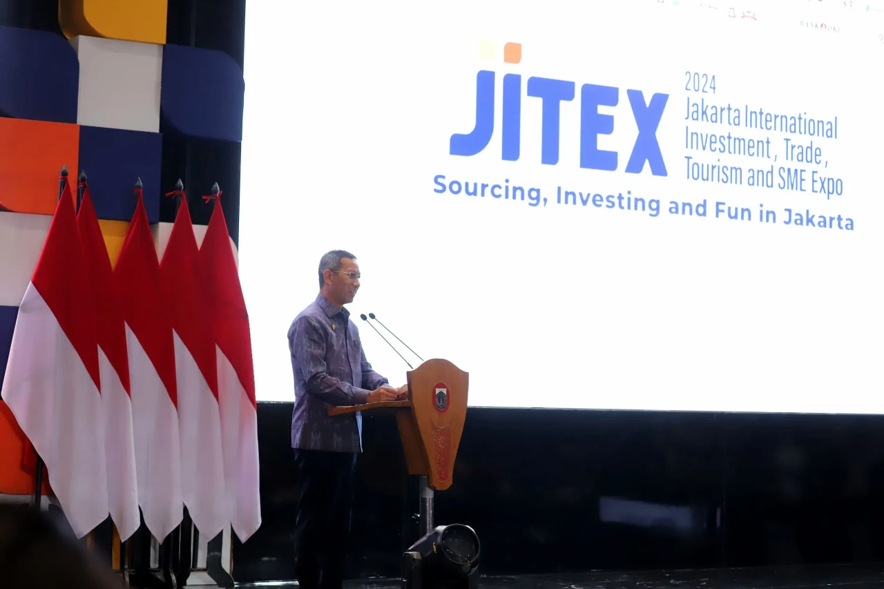 PT LRT Jakarta Hadir...