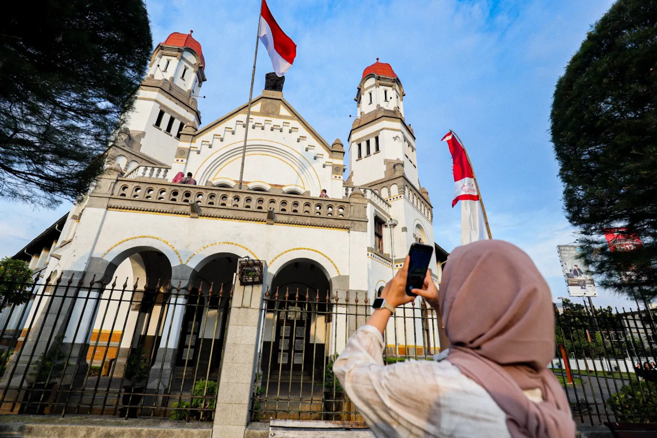 Menyusuri Kemegahan...