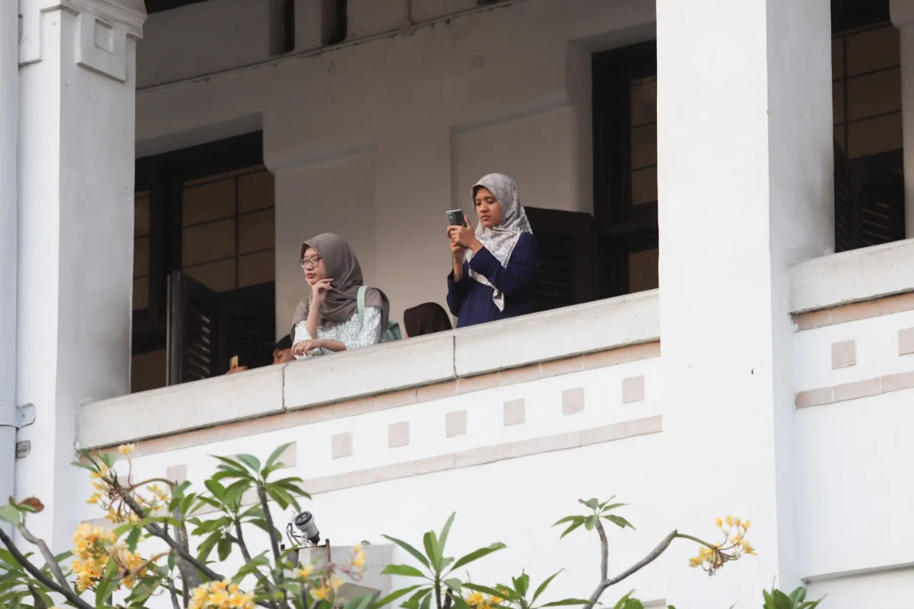 Menyusuri Kemegahan...